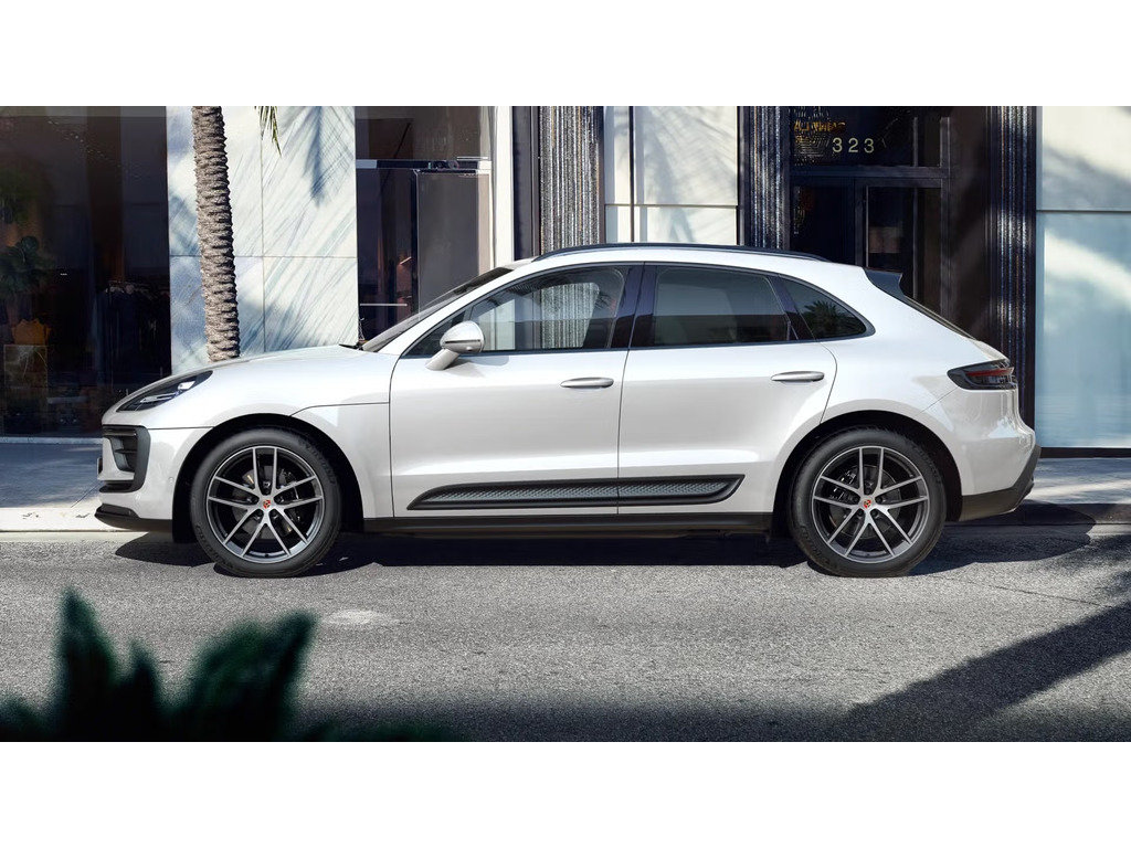 2024 Porsche Macan AWD / BOSE / Trailer Hitch / Premium Pack Plus in Laval, Quebec - 2 - w1024h768px