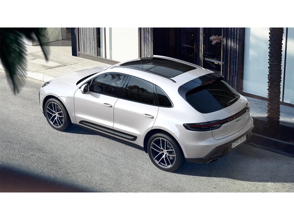 2024 Porsche Macan AWD / BOSE / Trailer Hitch / Premium Pack Plus in Laval, Quebec - 4 - w1024h768px