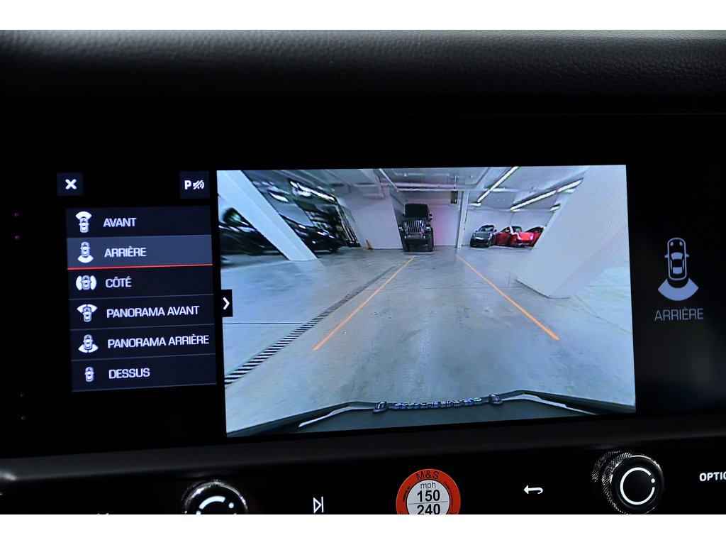 2024 Porsche Macan S AWD / Premium Plus / Air Suspension / BOSE in Laval, Quebec - 25 - w1024h768px