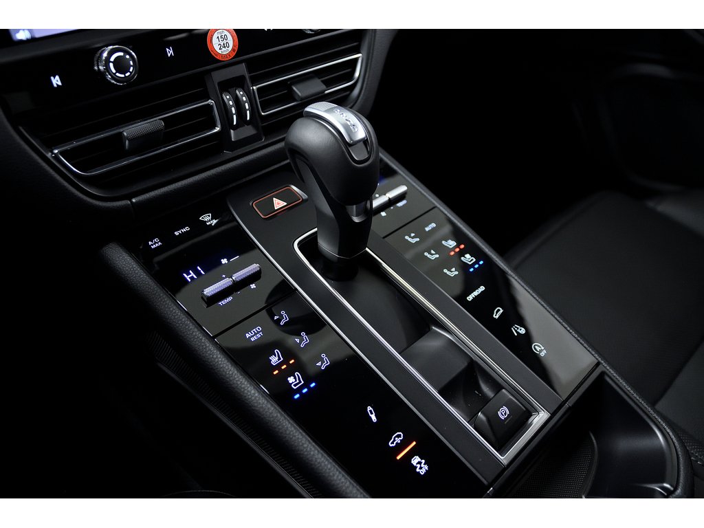 2024 Porsche Macan S AWD / Premium Plus / Air Suspension / BOSE in Laval, Quebec - 26 - w1024h768px