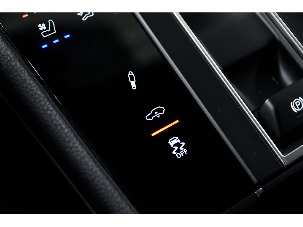 2024 Porsche Macan S AWD / Premium Plus / Air Suspension / BOSE in Laval, Quebec - 28 - w1024h768px