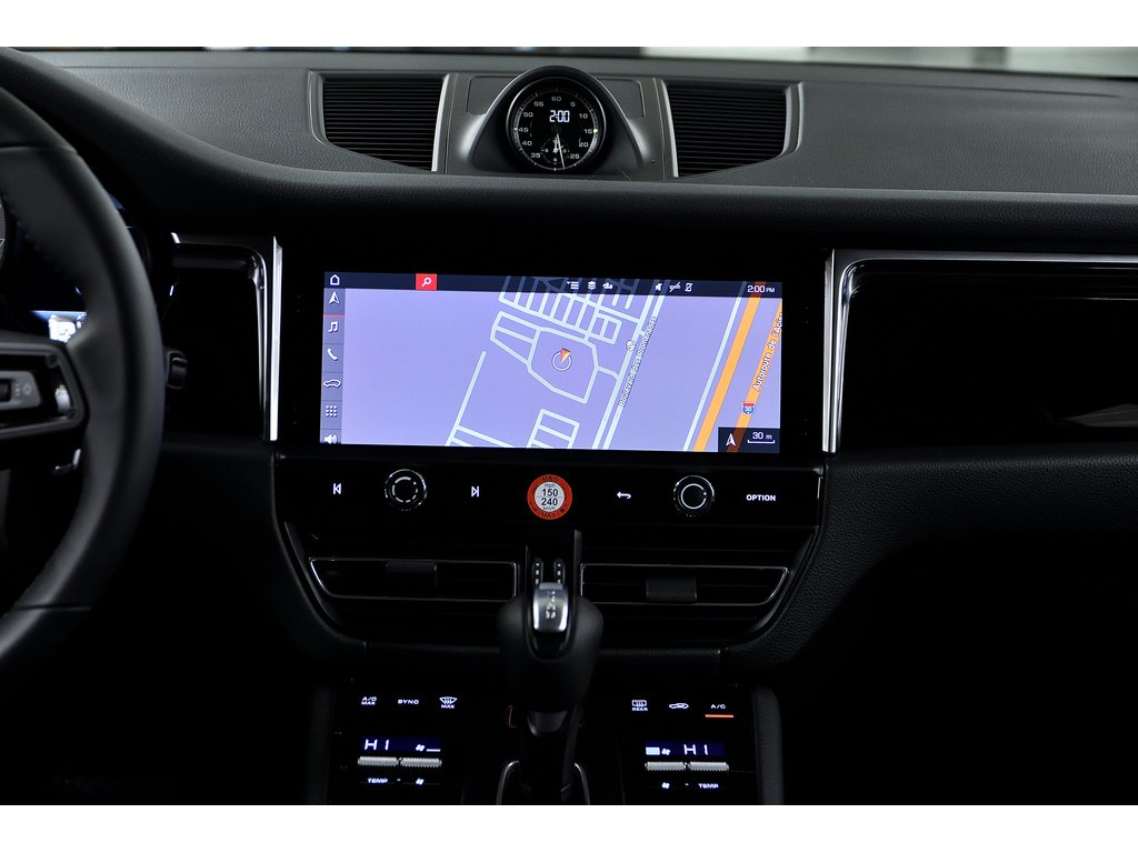 2024 Porsche Macan S AWD / Premium Plus / Air Suspension / BOSE in Laval, Quebec - 37 - w1024h768px