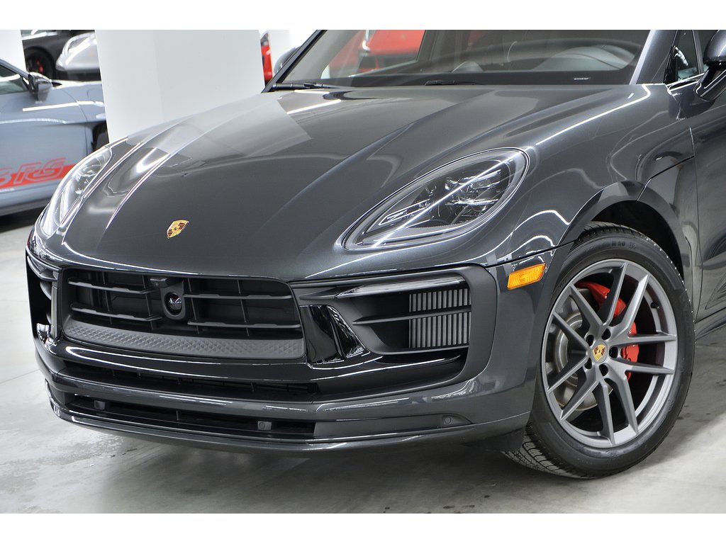 2024 Porsche Macan S AWD / Premium Plus / Air Suspension / BOSE in Laval, Quebec - 6 - w1024h768px
