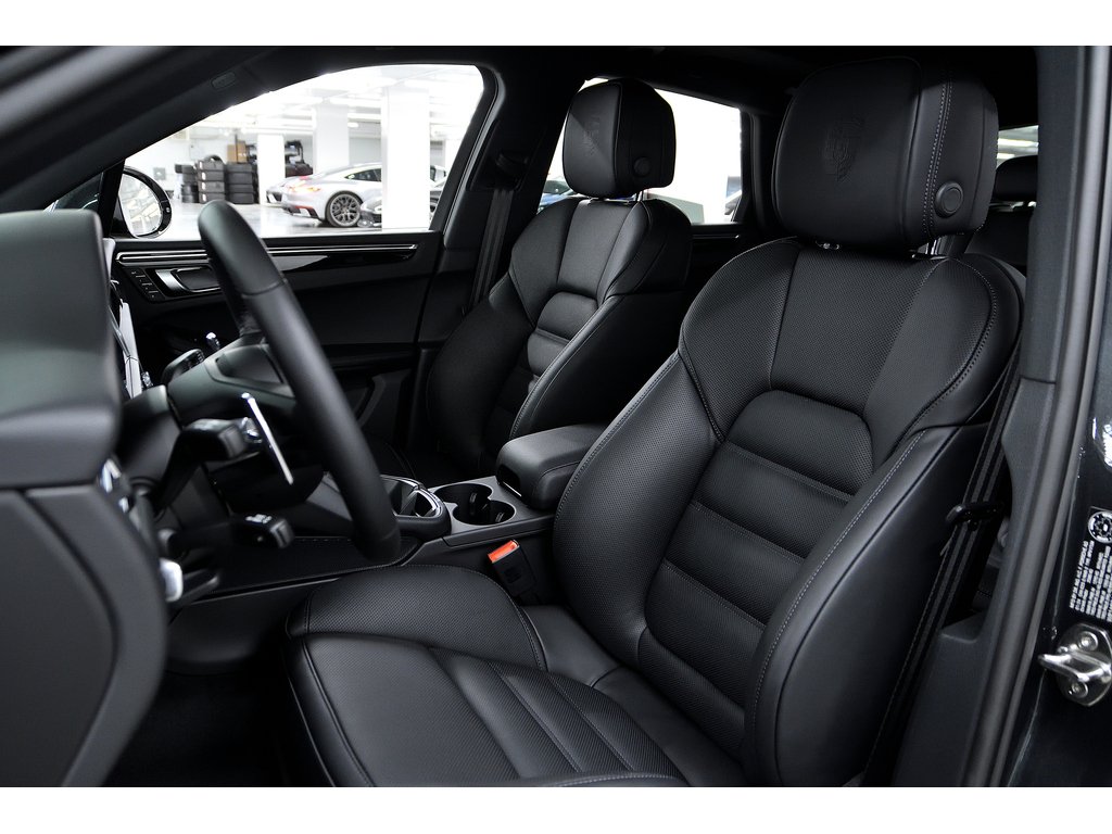 2024 Porsche Macan S AWD / Premium Plus / Air Suspension / BOSE in Laval, Quebec - 15 - w1024h768px
