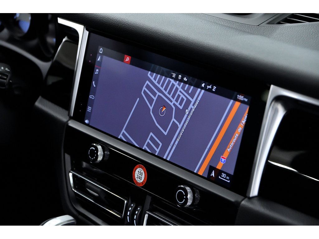 2024 Porsche Macan S AWD / Premium Plus / Air Suspension / BOSE in Laval, Quebec - 32 - w1024h768px