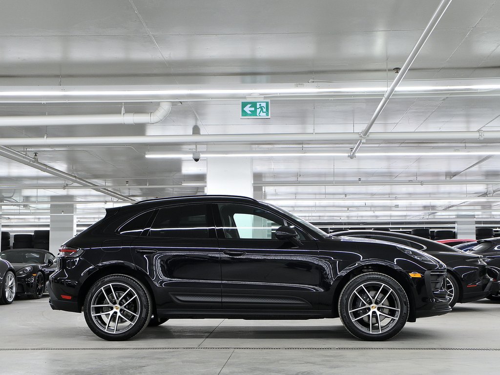 2024 Porsche Macan AWD / Premium Package / BOSE in Laval, Quebec - 2 - w1024h768px