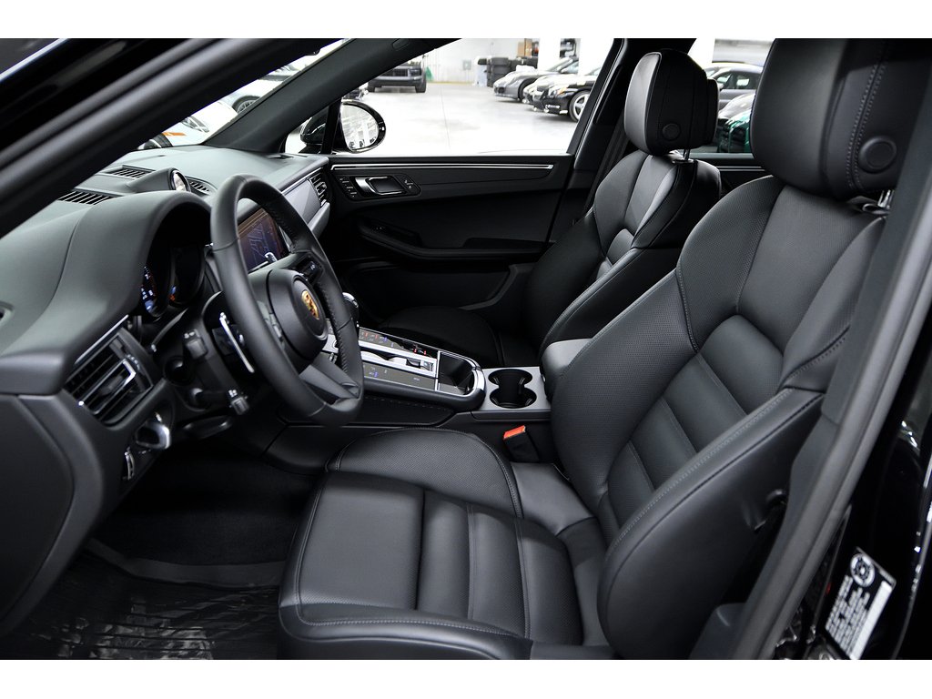 2024 Porsche Macan AWD / Premium Package / BOSE in Laval, Quebec - 14 - w1024h768px