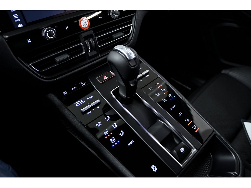 2024 Porsche Macan AWD / Premium Package / BOSE in Laval, Quebec - 22 - w1024h768px