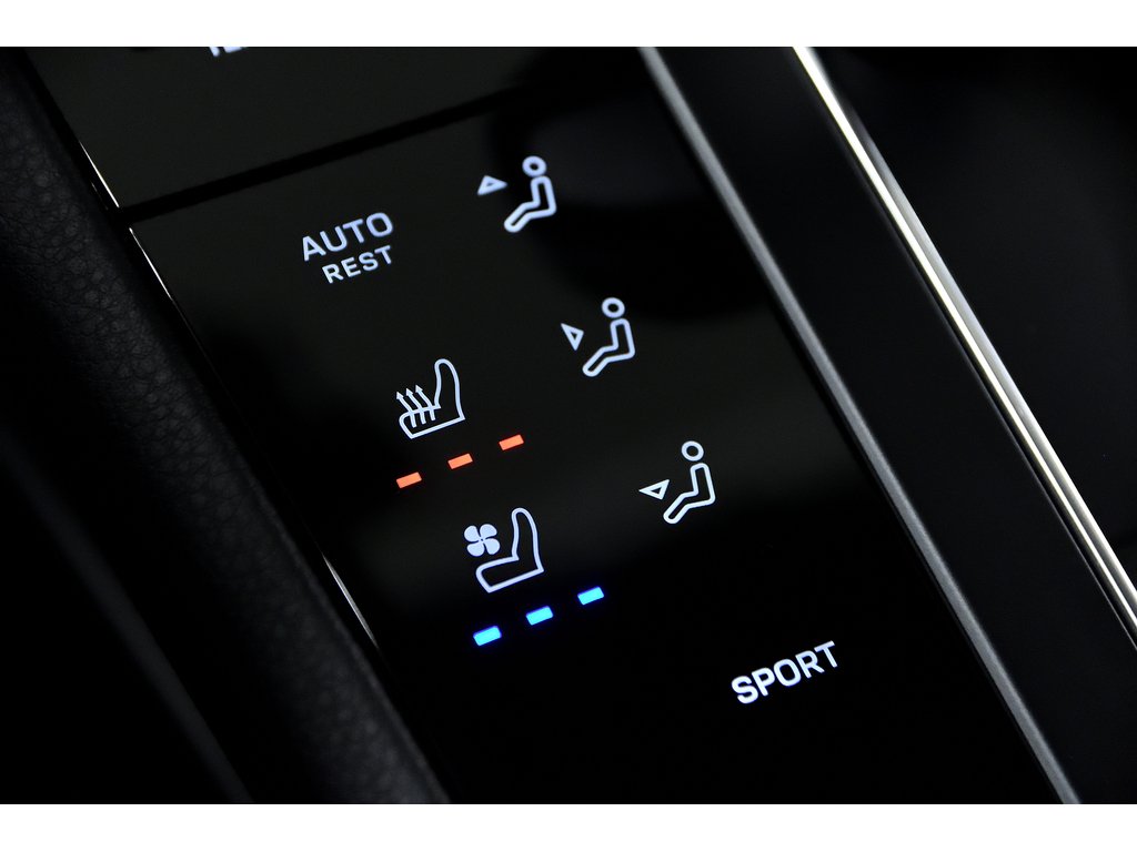 2024 Porsche Macan AWD / Premium Package / BOSE in Laval, Quebec - 23 - w1024h768px