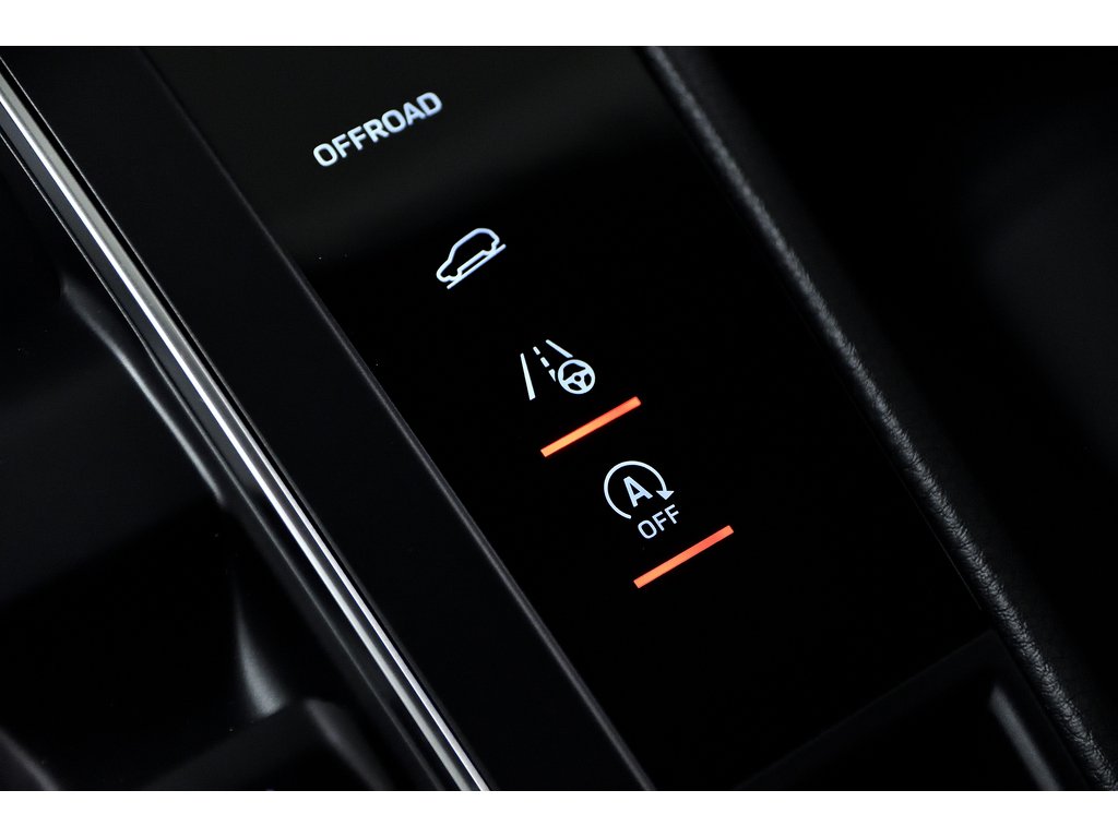 2024 Porsche Macan AWD / Premium Package / BOSE in Laval, Quebec - 25 - w1024h768px