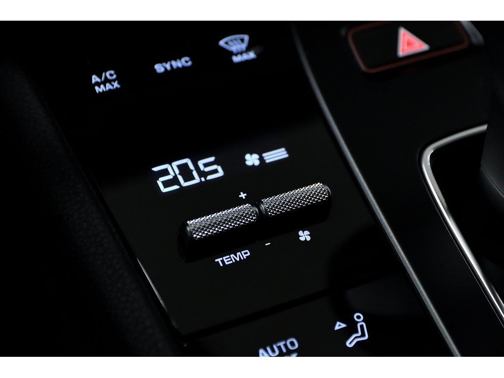 2024 Porsche Macan AWD / Premium Package / BOSE in Laval, Quebec - 24 - w1024h768px