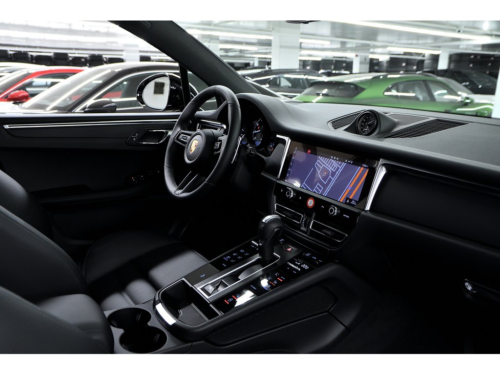2024 Porsche Macan AWD / Premium Package / BOSE in Laval, Quebec - 35 - w1024h768px