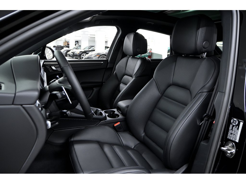 2024 Porsche Macan AWD / Premium Package / BOSE in Laval, Quebec - 15 - w1024h768px