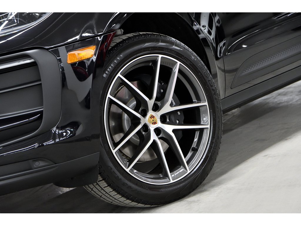 2024 Porsche Macan AWD / Premium Package / BOSE in Laval, Quebec - 8 - w1024h768px
