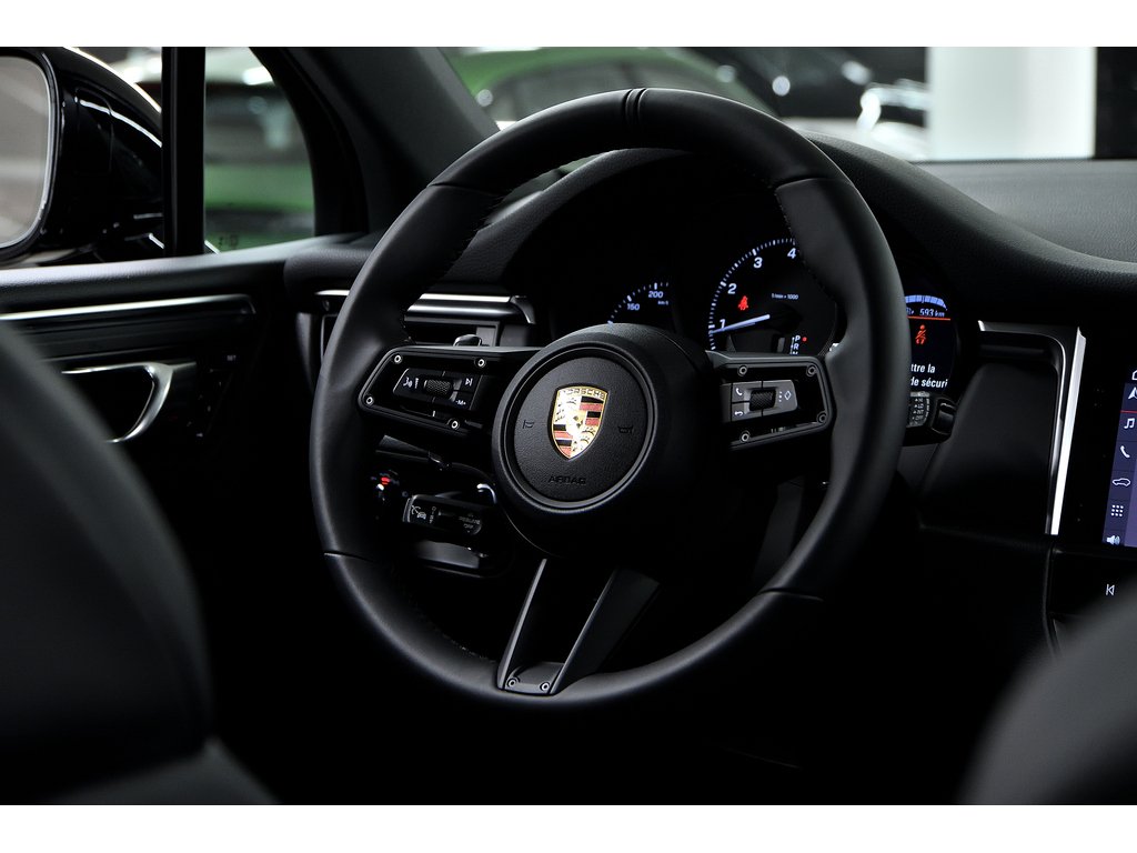 2024 Porsche Macan AWD / Premium Package / BOSE in Laval, Quebec - 34 - w1024h768px