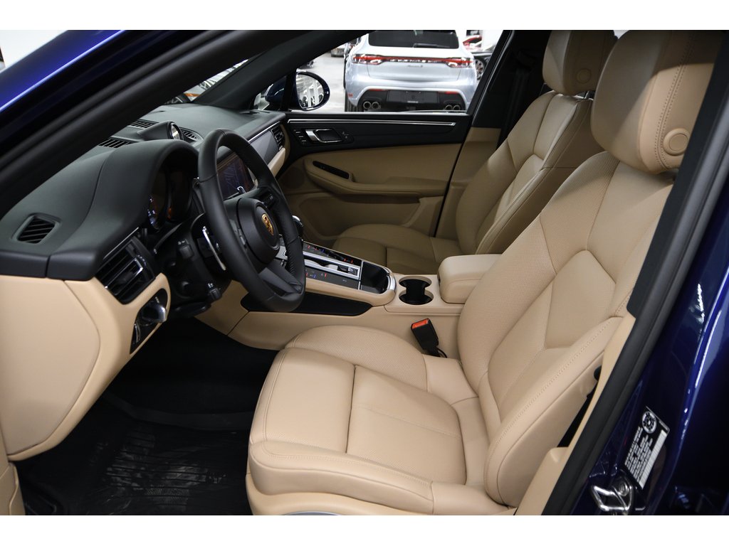 2024 Porsche Macan AWD / Premium Plus / BOSE in Laval, Quebec - 11 - w1024h768px