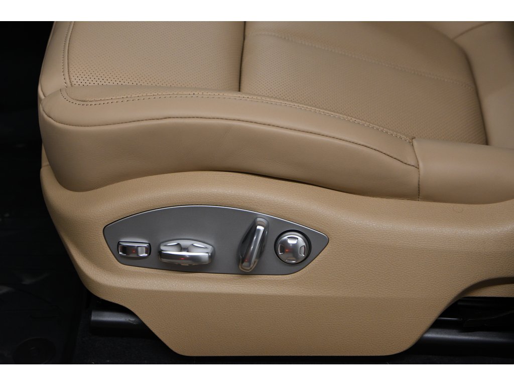 2024 Porsche Macan AWD / Premium Plus / BOSE in Laval, Quebec - 12 - w1024h768px
