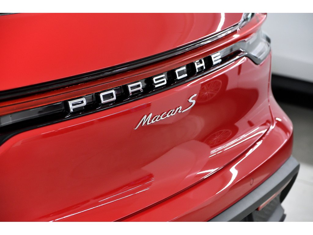 2024 Porsche Macan S AWD / Premium Plus / Air Suspension / BOSE in Laval, Quebec - 43 - w1024h768px