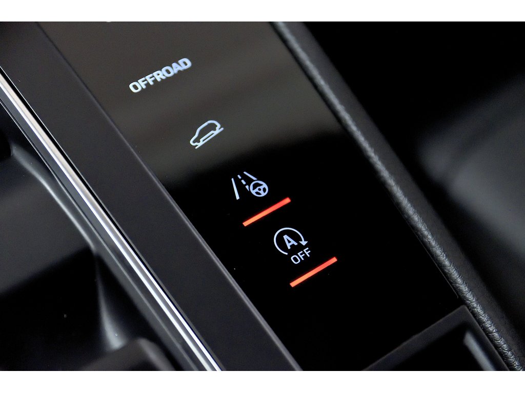 2024 Porsche Macan S AWD / Premium Plus / Air Suspension / BOSE in Laval, Quebec - 31 - w1024h768px