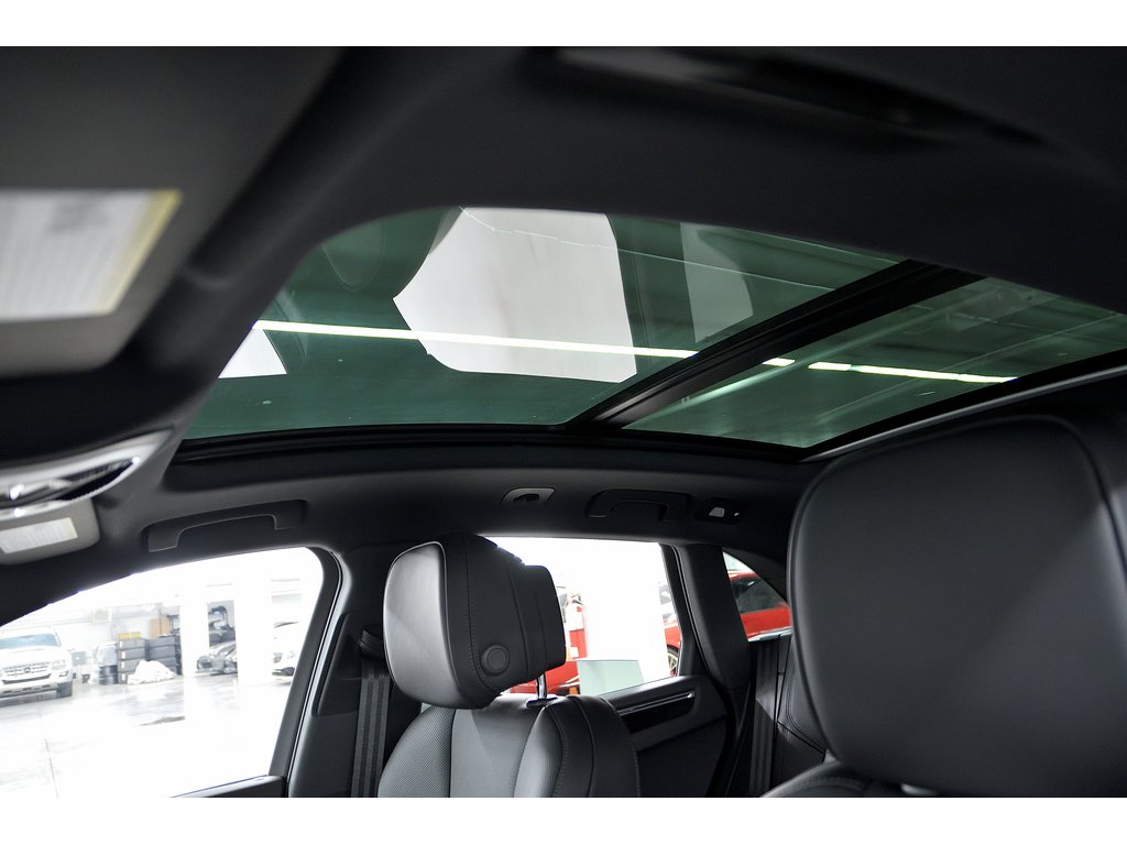 2024 Porsche Macan S AWD / Premium Plus / Air Suspension / BOSE in Laval, Quebec - 17 - w1024h768px