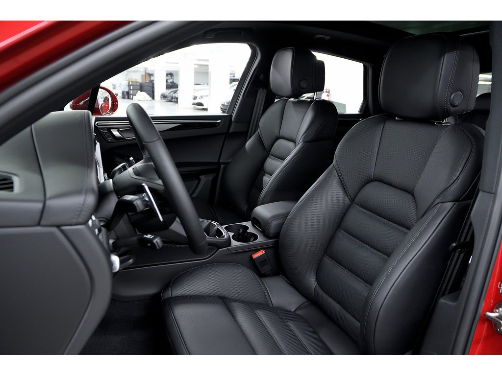 2024 Porsche Macan S AWD / Premium Plus / Air Suspension / BOSE in Laval, Quebec - 18 - w1024h768px