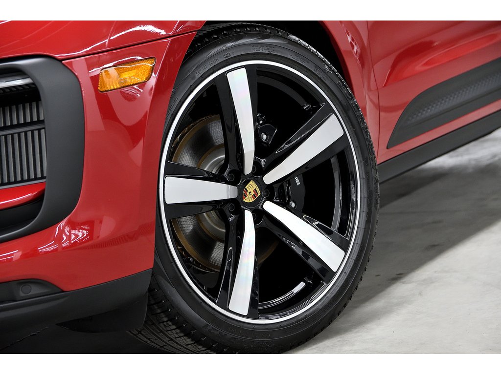 2024 Porsche Macan S AWD / Premium Plus / Air Suspension / BOSE in Laval, Quebec - 9 - w1024h768px