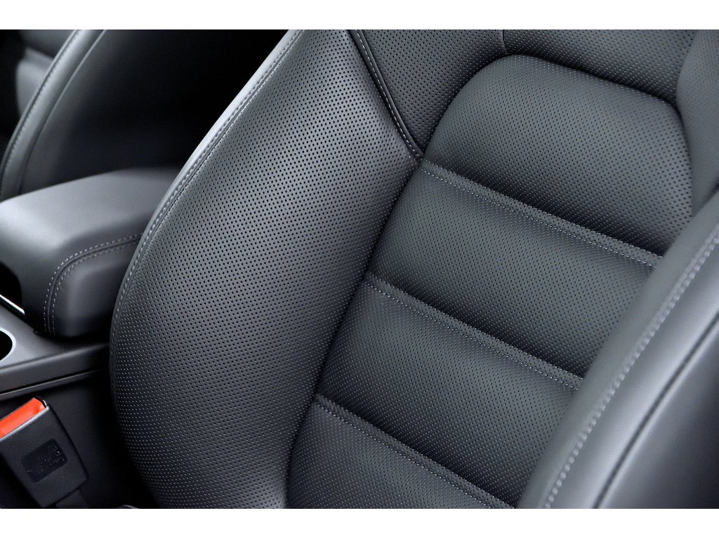 2024 Porsche Macan S AWD / Premium Plus / Air Suspension / BOSE in Laval, Quebec - 19 - w1024h768px