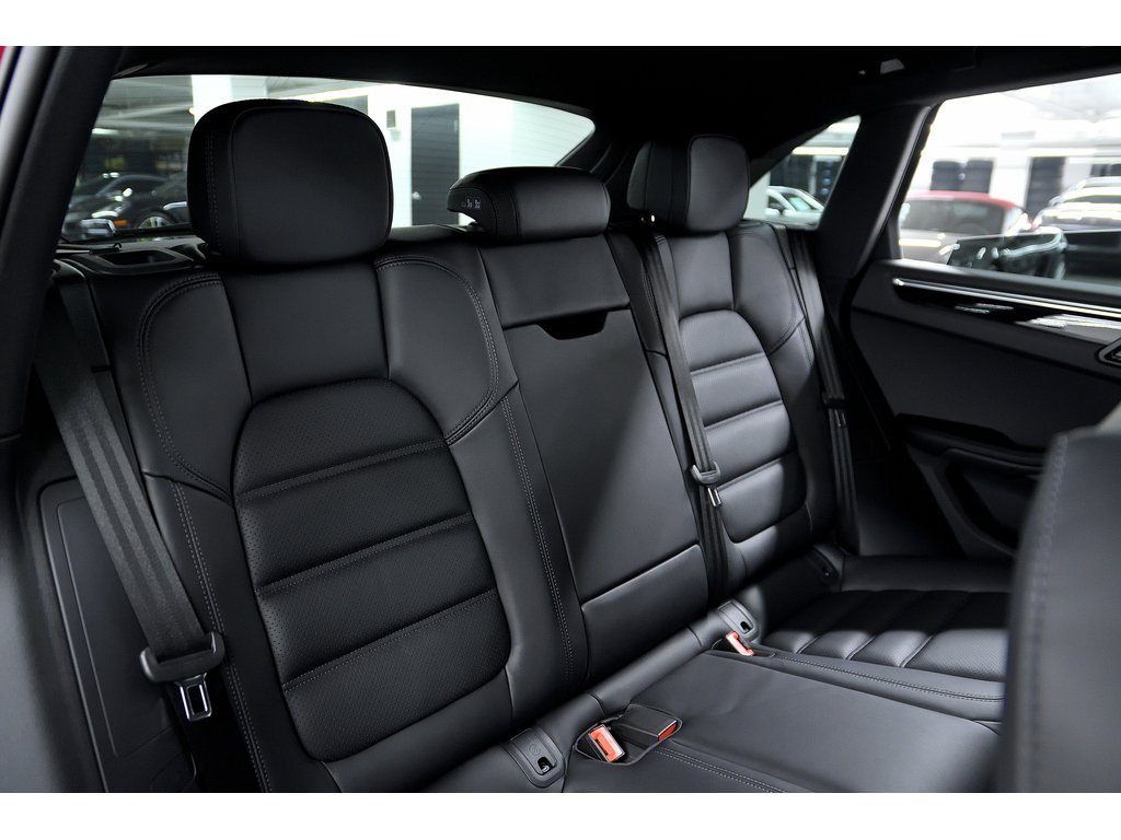 2024 Porsche Macan S AWD / Premium Plus / Air Suspension / BOSE in Laval, Quebec - 41 - w1024h768px