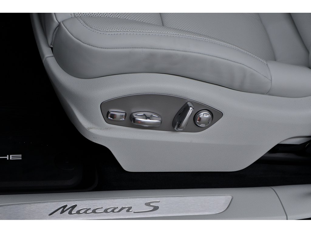 Porsche Macan S AWD 2024 à Laval, Québec - 12 - w1024h768px