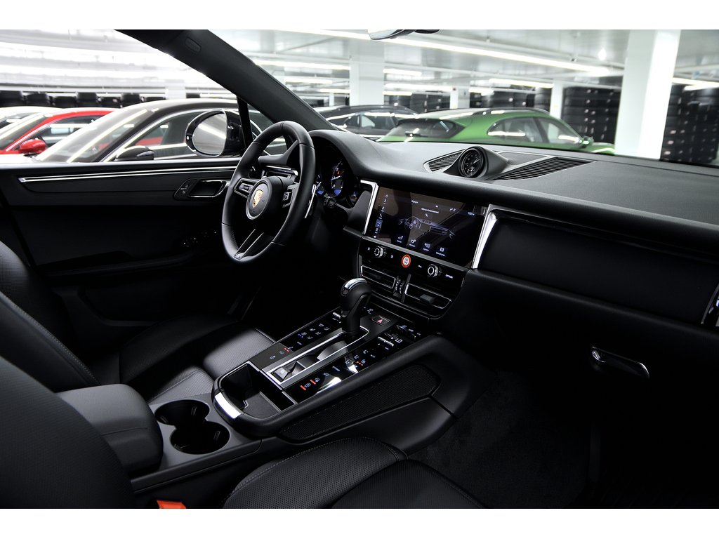 2024 Porsche Macan AWD / Premium Plus Package / Air Suspension / BOSE in Laval, Quebec - 37 - w1024h768px