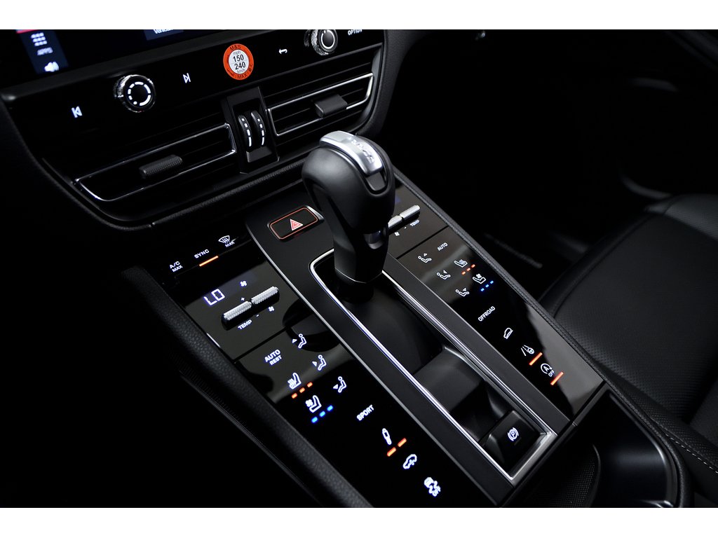 2024 Porsche Macan AWD / Premium Plus Package / Air Suspension / BOSE in Laval, Quebec - 25 - w1024h768px