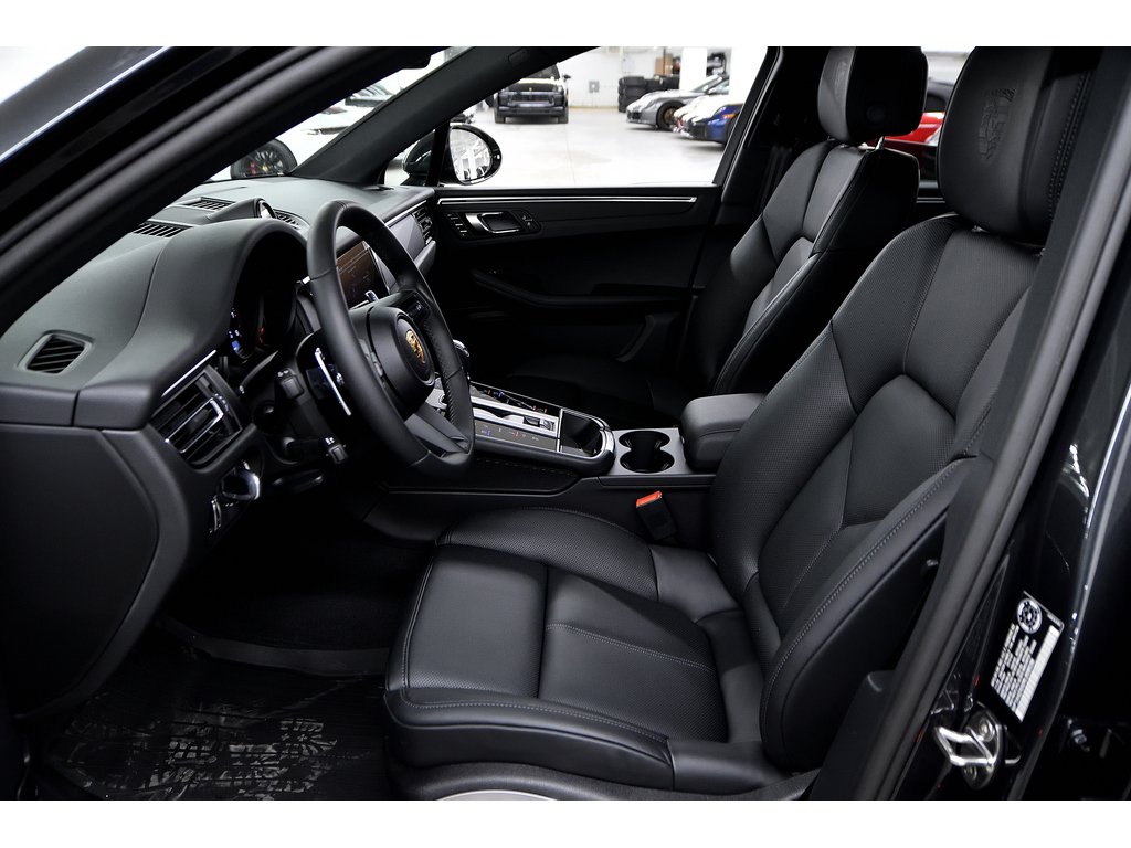 2024 Porsche Macan AWD / Premium Plus Package / Air Suspension / BOSE in Laval, Quebec - 15 - w1024h768px