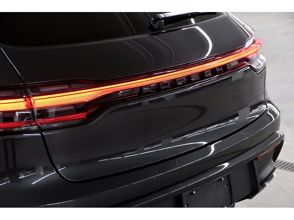 2024 Porsche Macan AWD / Premium Plus Package / Air Suspension / BOSE in Laval, Quebec - 41 - w1024h768px
