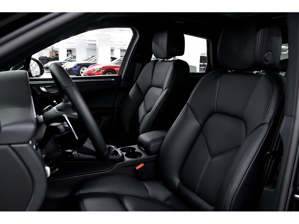 2024 Porsche Macan AWD / Premium Plus Package / Air Suspension / BOSE in Laval, Quebec - 16 - w1024h768px