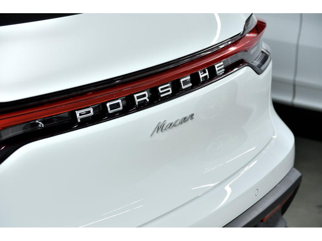 2024 Porsche Macan AWD / Premium Package Plus / Sport Exhaust in Laval, Quebec - 10 - w1024h768px
