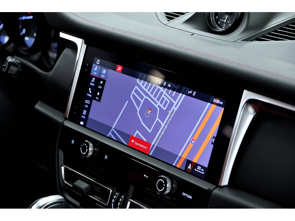 2024 Porsche Macan AWD / Premium Package Plus / Sport Exhaust in Laval, Quebec - 34 - w1024h768px