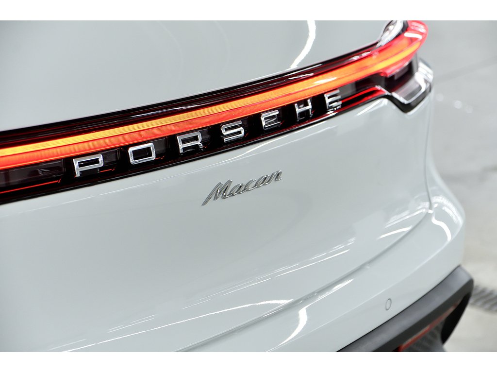 2024 Porsche Macan AWD / Premium Package Plus / Sport Exhaust in Laval, Quebec - 42 - w1024h768px