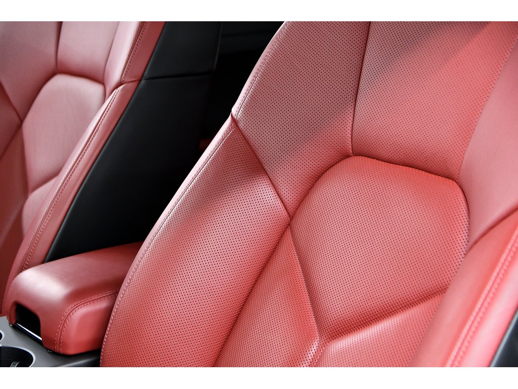 2024 Porsche Macan AWD / Premium Package Plus / Sport Exhaust in Laval, Quebec - 17 - w1024h768px