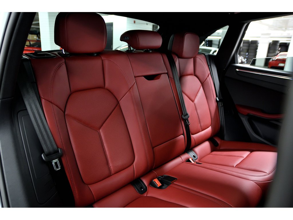 2024 Porsche Macan AWD / Premium Package Plus / Sport Exhaust in Laval, Quebec - 41 - w1024h768px