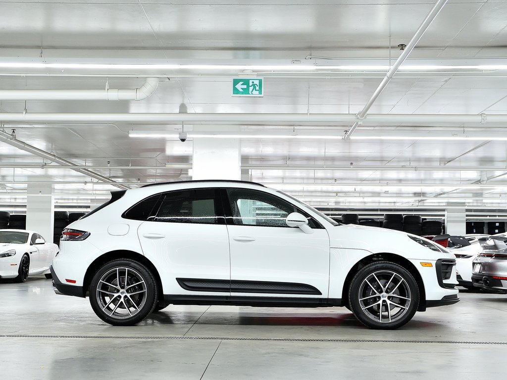 2024 Porsche Macan AWD / Premium Package Plus / Sport Exhaust in Laval, Quebec - 2 - w1024h768px