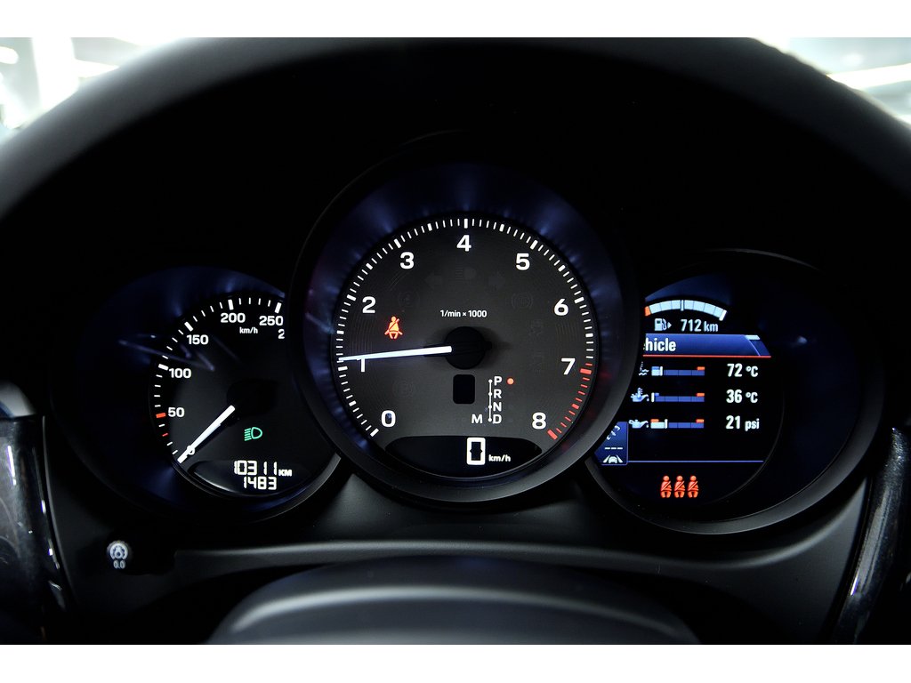 Porsche Macan S AWD / Premium Package Plus / Sport Exhaust 2024 à Laval, Québec - 21 - w1024h768px