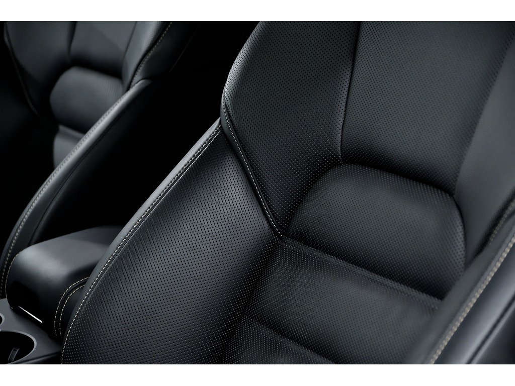 2024 Porsche Macan S AWD / Premium Package Plus / Sport Exhaust in Laval, Quebec - 19 - w1024h768px