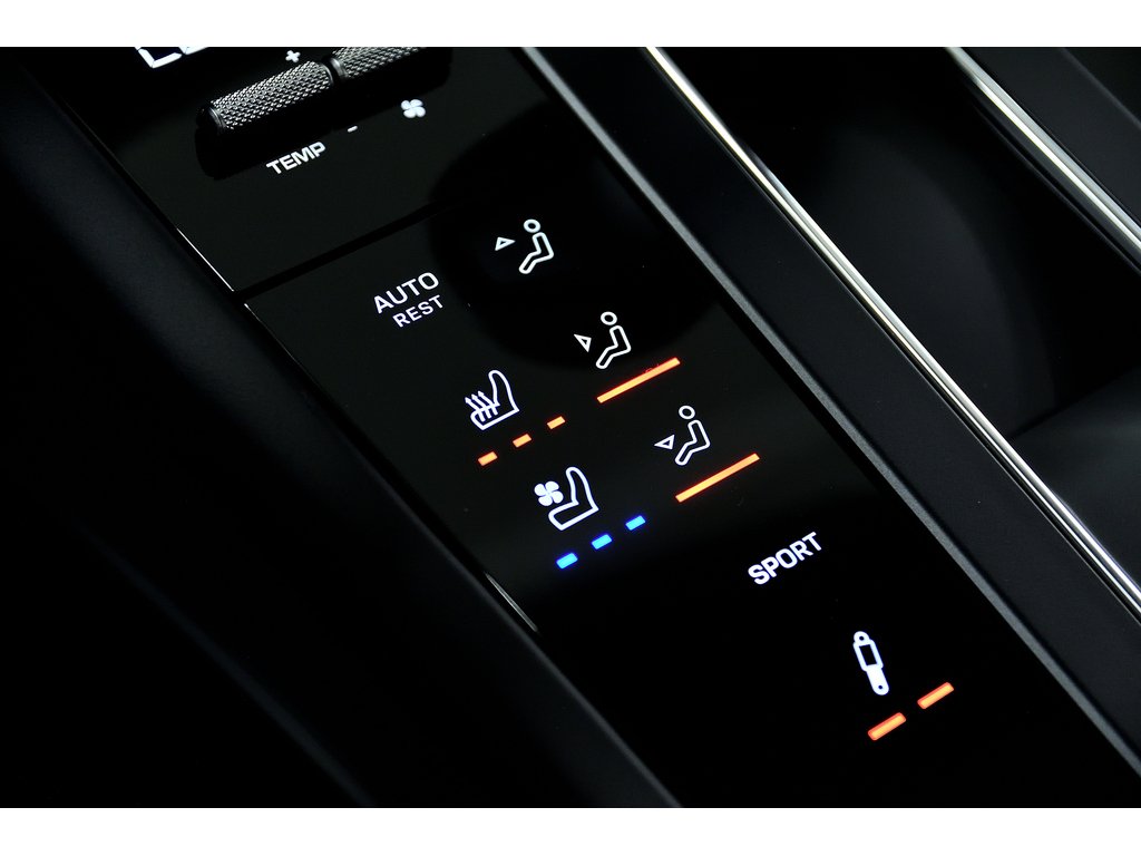 Porsche Macan S AWD / Premium Package Plus / Sport Exhaust 2024 à Laval, Québec - 29 - w1024h768px