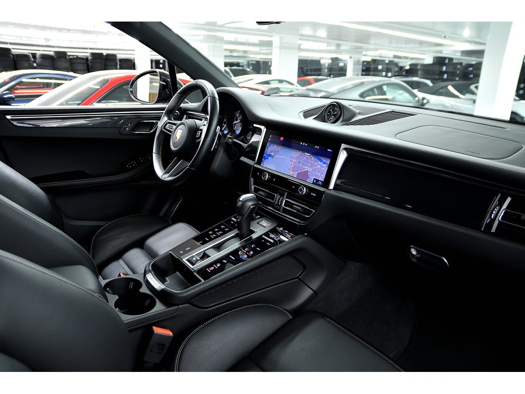 2024 Porsche Macan S AWD / Premium Package Plus / Sport Exhaust in Laval, Quebec - 33 - w1024h768px