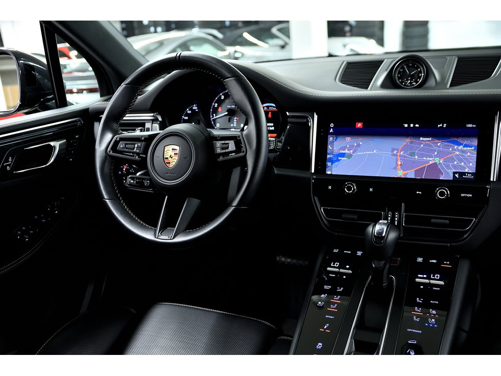 2024 Porsche Macan S AWD / Premium Package Plus / Sport Exhaust in Laval, Quebec - 41 - w1024h768px