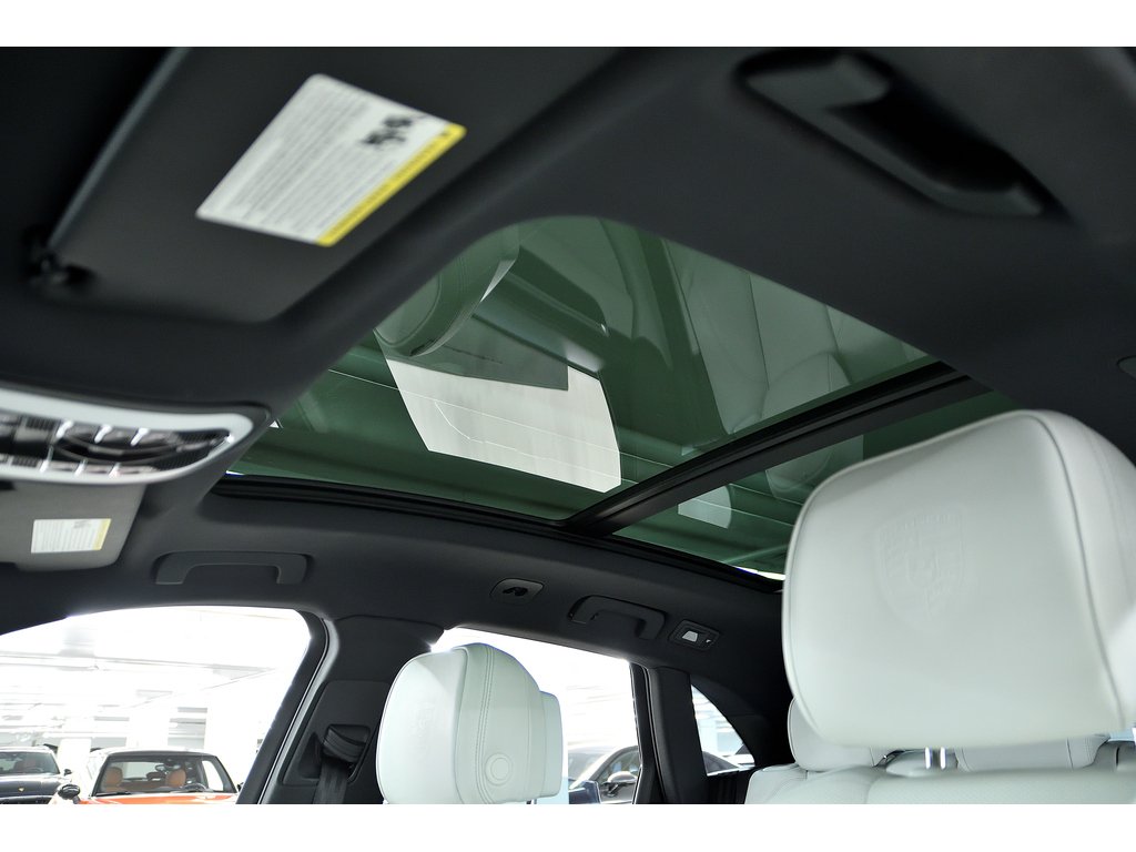 2024 Porsche Macan T AWD / Air Suspension / Premium Package in Laval, Quebec - 16 - w1024h768px