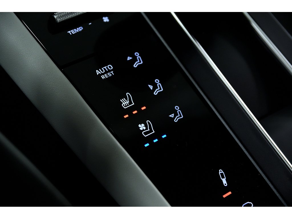 2024 Porsche Macan T AWD / Air Suspension / Premium Package in Laval, Quebec - 25 - w1024h768px