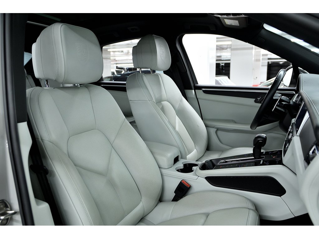 2024 Porsche Macan T AWD / Air Suspension / Premium Package in Laval, Quebec - 34 - w1024h768px