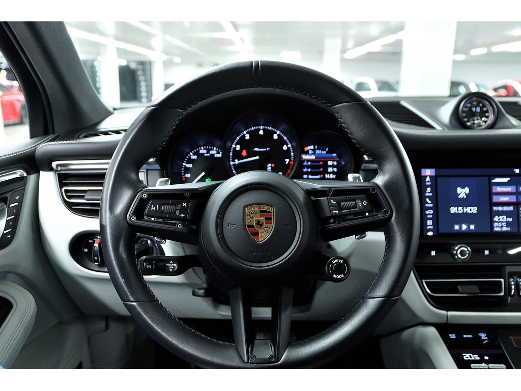2024 Porsche Macan T AWD / Air Suspension / Premium Package in Laval, Quebec - 18 - w1024h768px