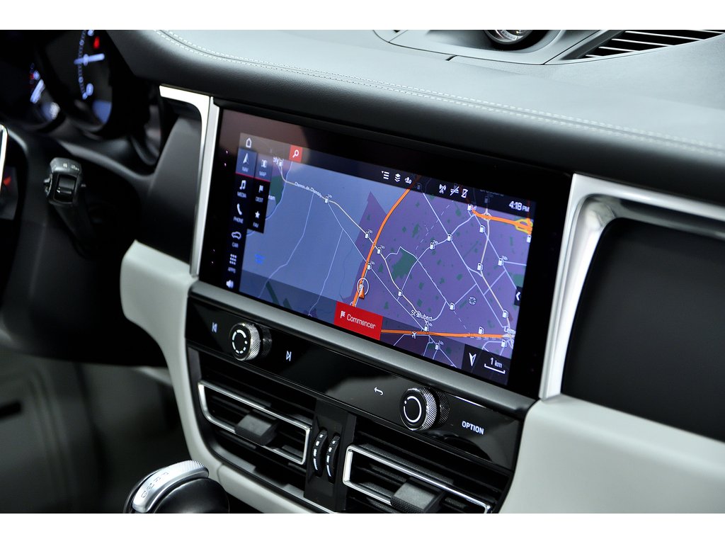 2024 Porsche Macan T AWD / Air Suspension / Premium Package in Laval, Quebec - 32 - w1024h768px